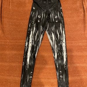 BlackMilk Leggings